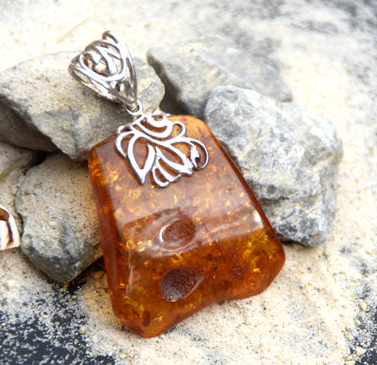 Large vintage style pendant with natural cognac amber and 925 Silver, MJ Baltica, BW116