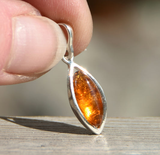 Elegant pendant in an essential style with natural cognac-colored Amber and Sterling Silver 925, MJ Baltica, BW148