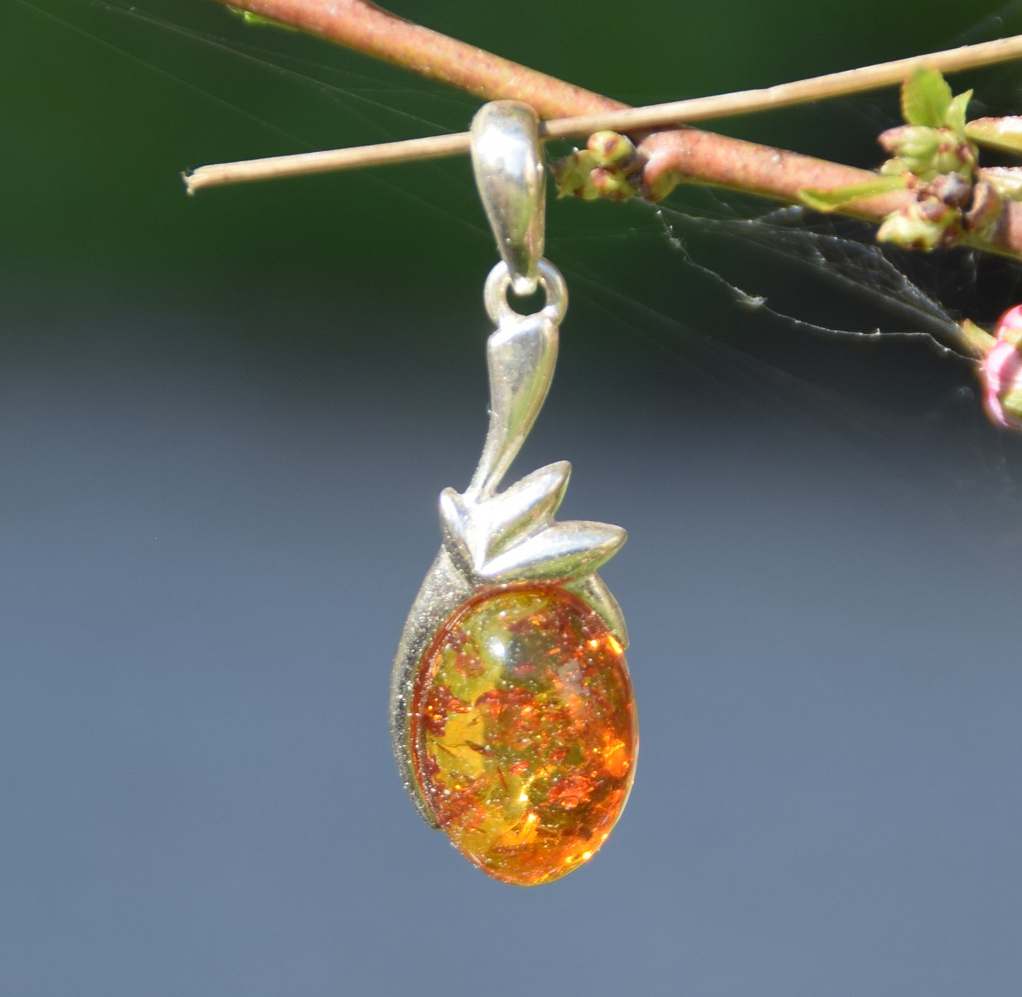 MJ Baltica, Anhänger, natürlicher baltischer Bernstein, 925er Silber, oval, Blatt, handgefertigt, BW171