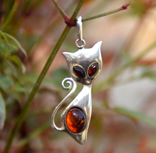 Luminous pendant with cat in natural brown Amber and 925 Silver, MJ Baltica, BW191