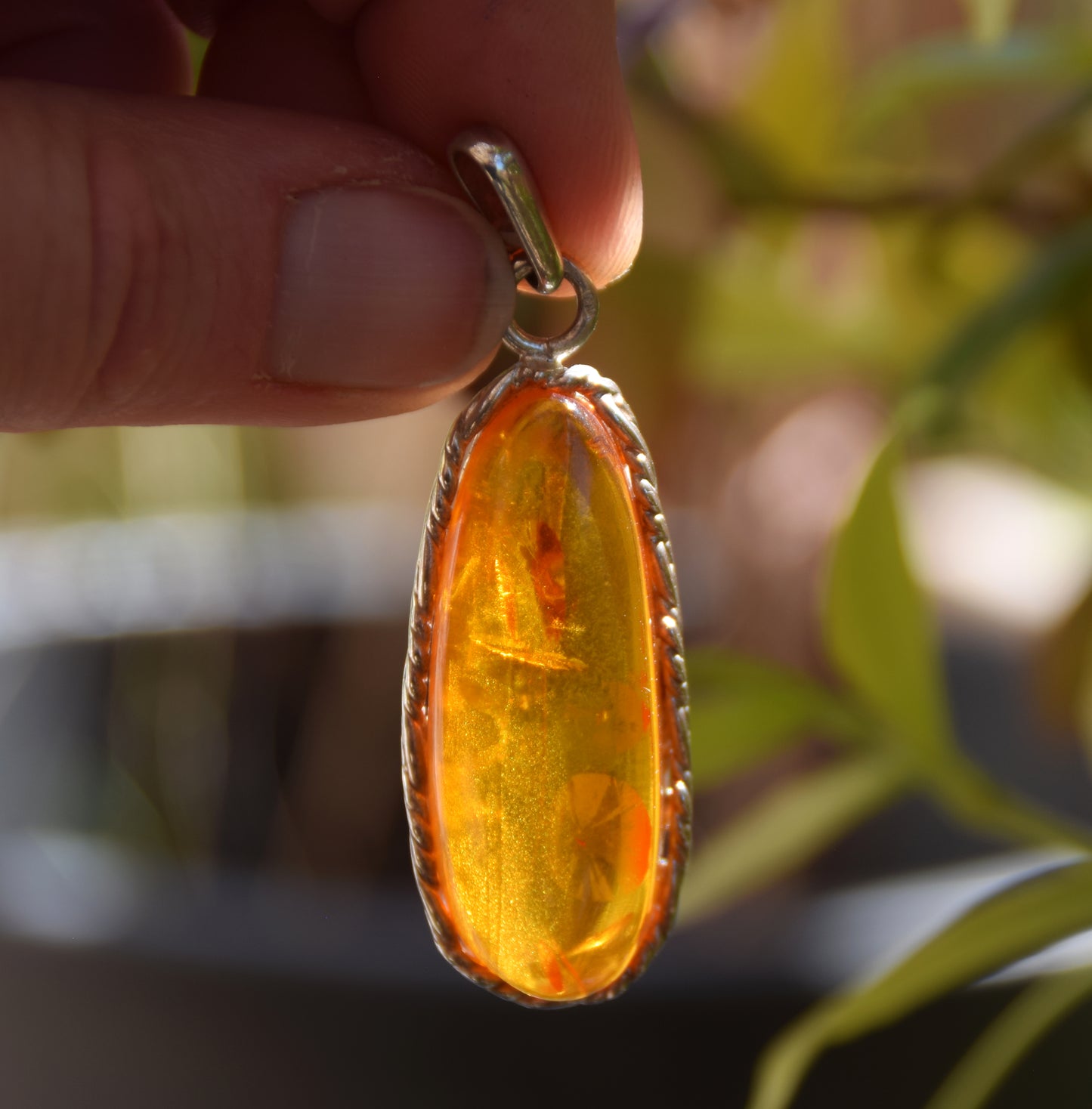 Large oval pendant with cognac-colored natural amber and 925 silver, MJ Baltica, BW202