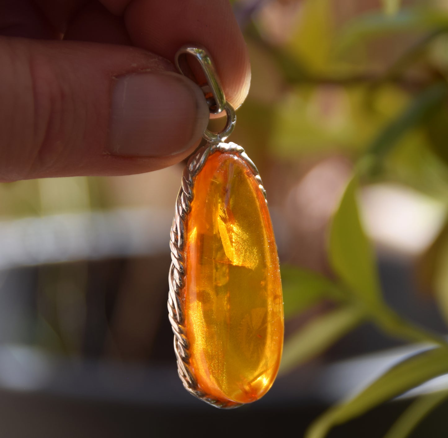 Large oval pendant with cognac-colored natural amber and 925 silver, MJ Baltica, BW202