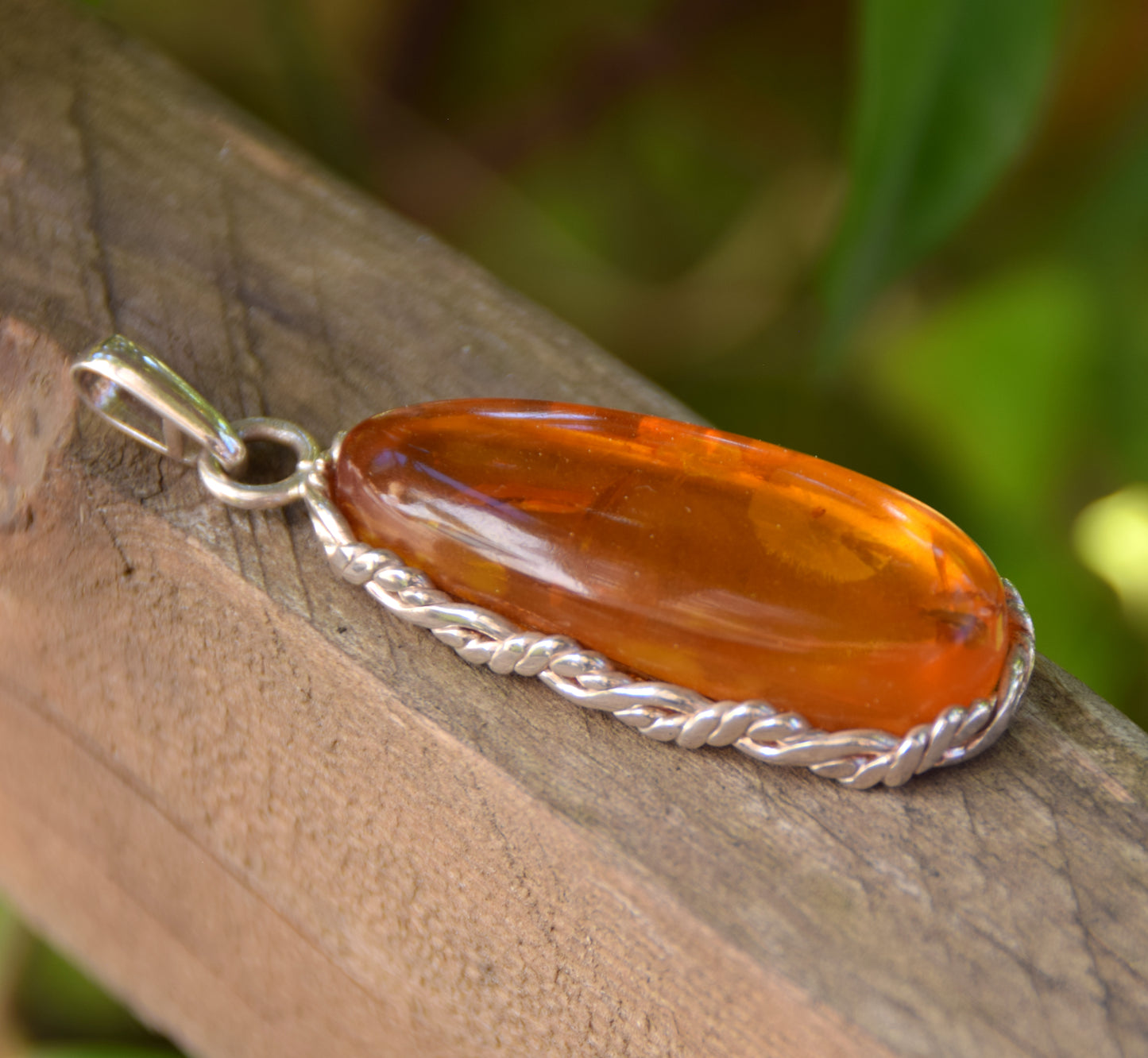 Large oval pendant with cognac-colored natural amber and 925 silver, MJ Baltica, BW202