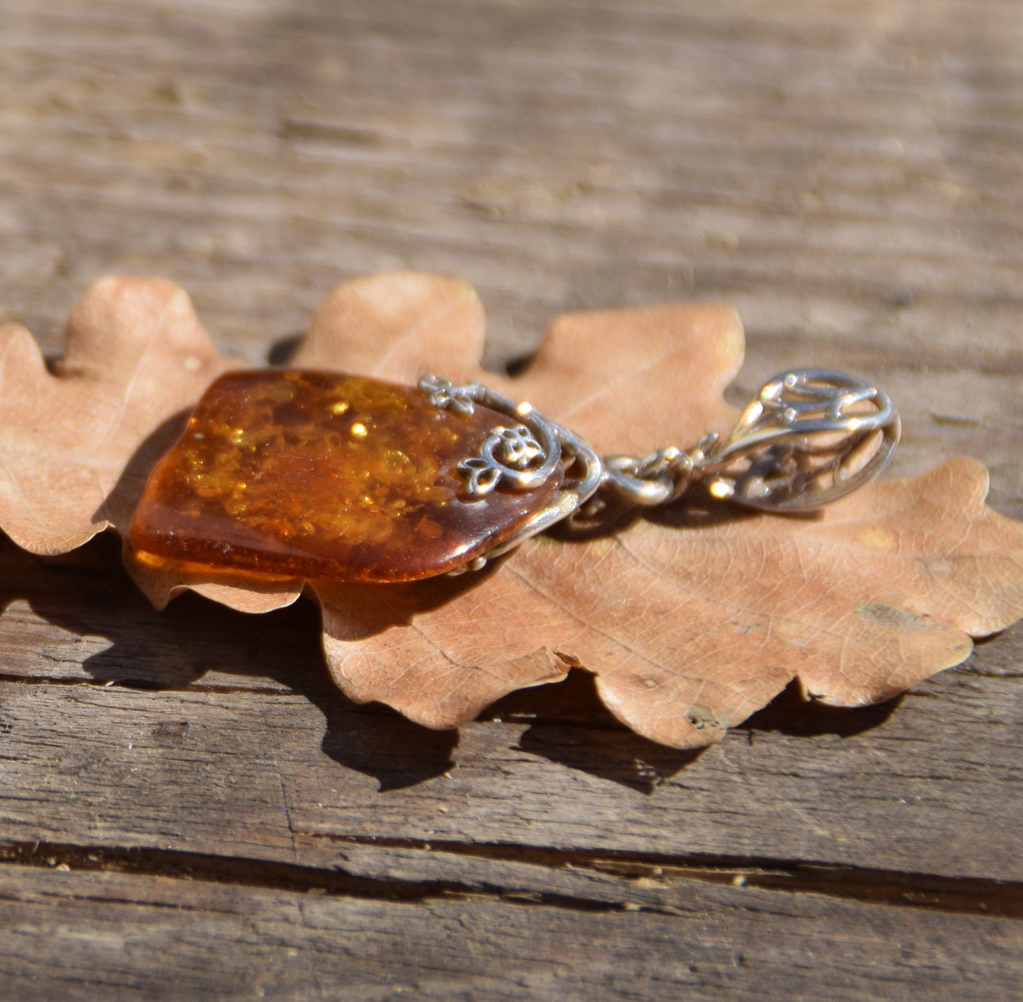 MJ Baltica, ciondolo, Ambra naturale Baltica, Argento 925, unico, irregolare, unisex, artigianale, BW223