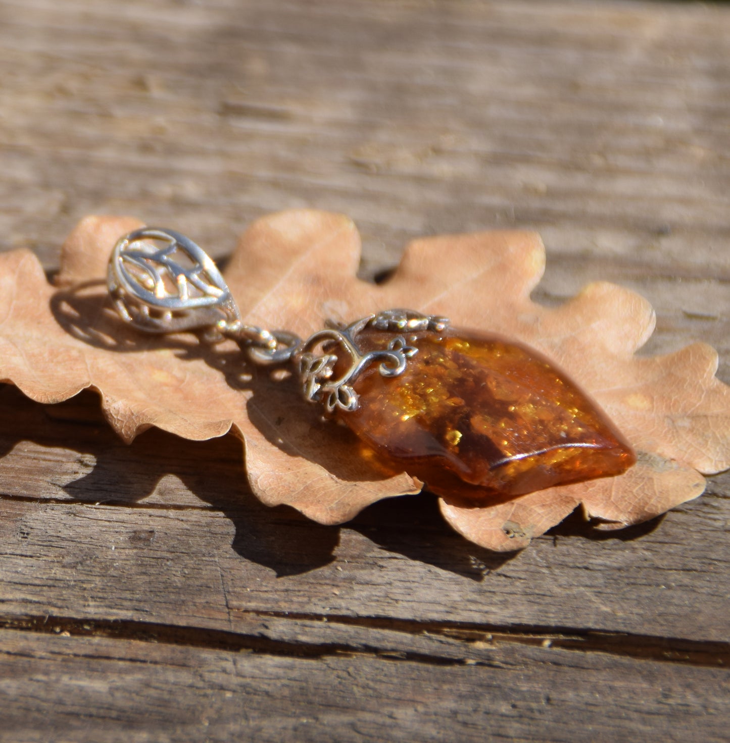 MJ Baltica, ciondolo, Ambra naturale Baltica, Argento 925, unico, irregolare, unisex, artigianale, BW223