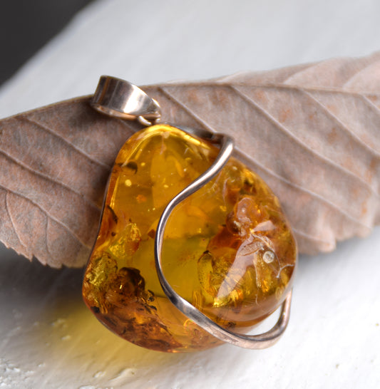 MJ Baltica, pendant, natural Baltic amber, 925 silver, inclusion, insect, prehistoric, BW100