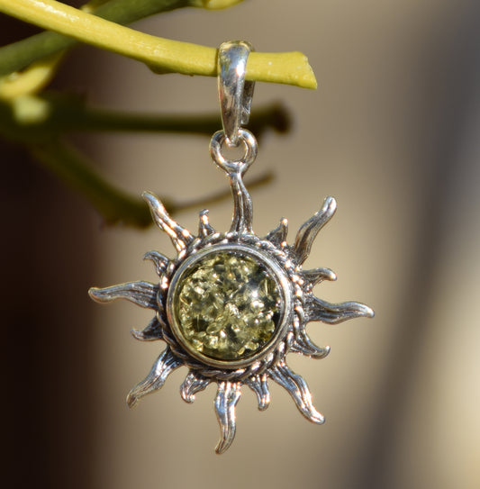 Intense sun-shaped pendant with natural green amber 925 silver, MJ Baltica, BW244