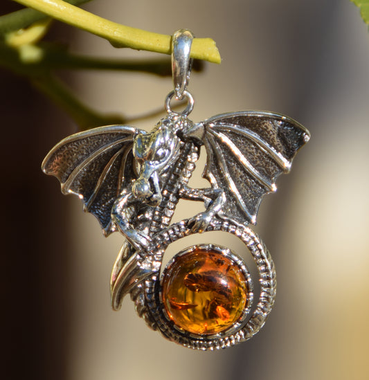 MJ Baltica, ciondolo, Ambra naturale Baltica, Argento 925, drago, artigianale, BW247