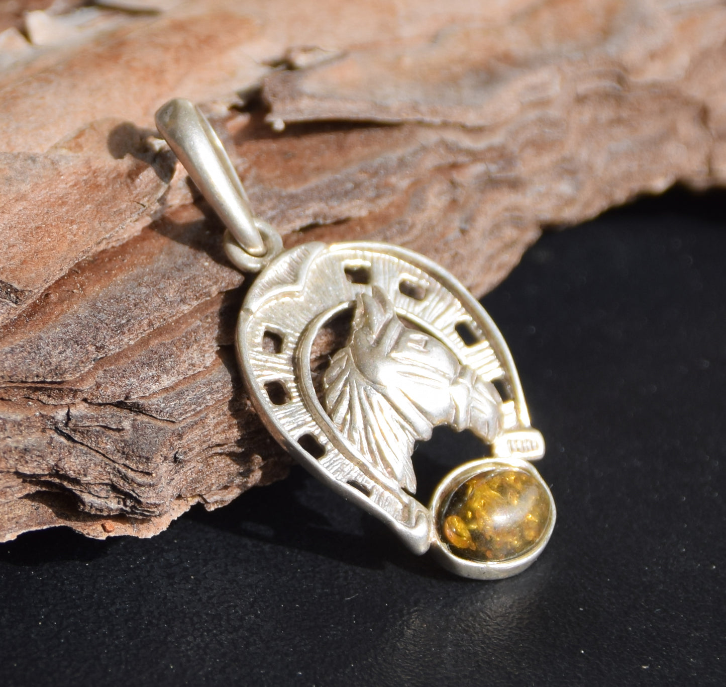 Lucky horseshoe pendant in natural green amber and 925 sterling silver, MJ Baltica, BW264