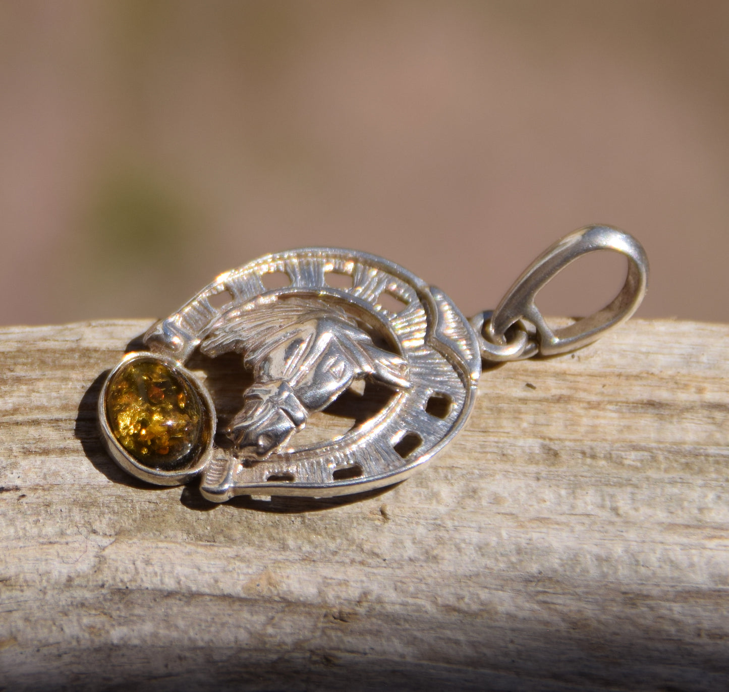 Lucky horseshoe pendant in natural green amber and 925 sterling silver, MJ Baltica, BW264