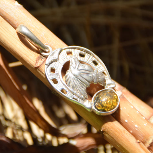 Lucky horseshoe pendant in natural green amber and 925 sterling silver, MJ Baltica, BW264