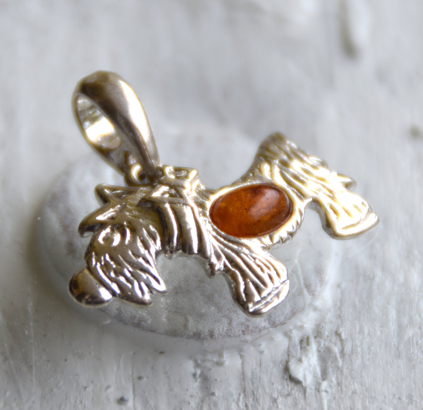 Delicate pendant with small terrier in cognac-colored natural Amber and Sterling Silver 925, MJ Baltica, BW265