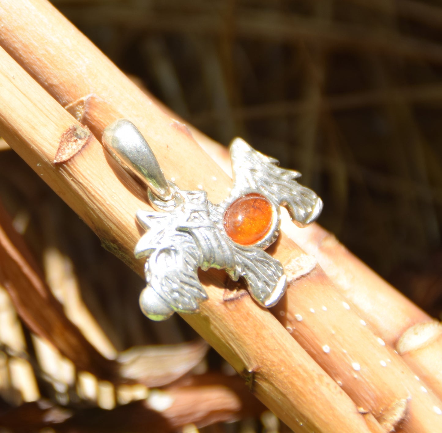 Delicate pendant with small terrier in cognac-colored natural Amber and Sterling Silver 925, MJ Baltica, BW265