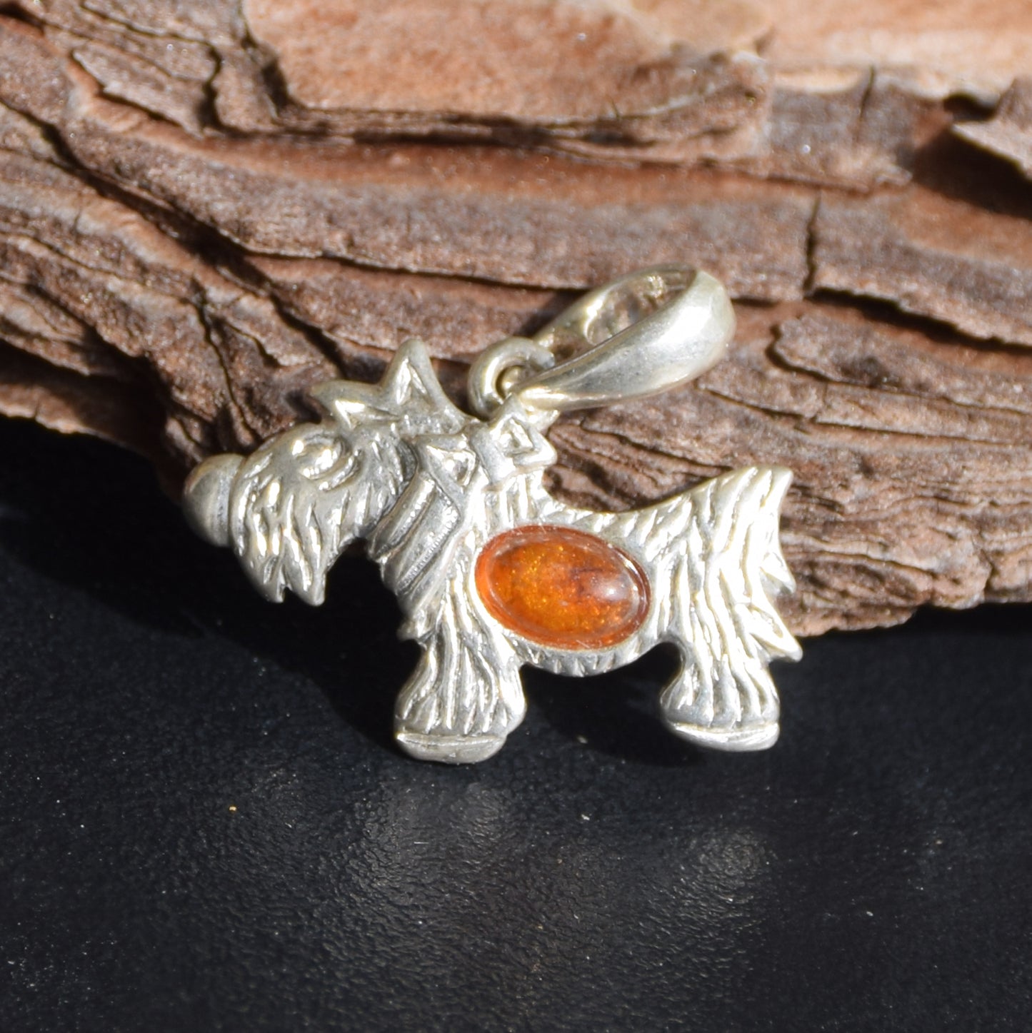 Delicate pendant with small terrier in cognac-colored natural Amber and Sterling Silver 925, MJ Baltica, BW265