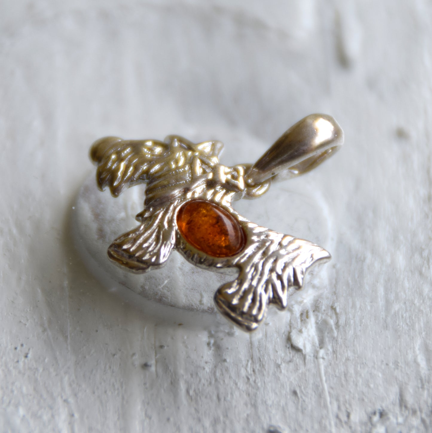 Delicate pendant with small terrier in cognac-colored natural Amber and Sterling Silver 925, MJ Baltica, BW265