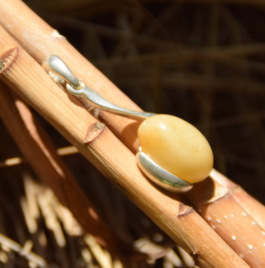 Delicate oval pendant in imperial natural Amber and 925 Sterling Silver, MJ Baltica, BW267
