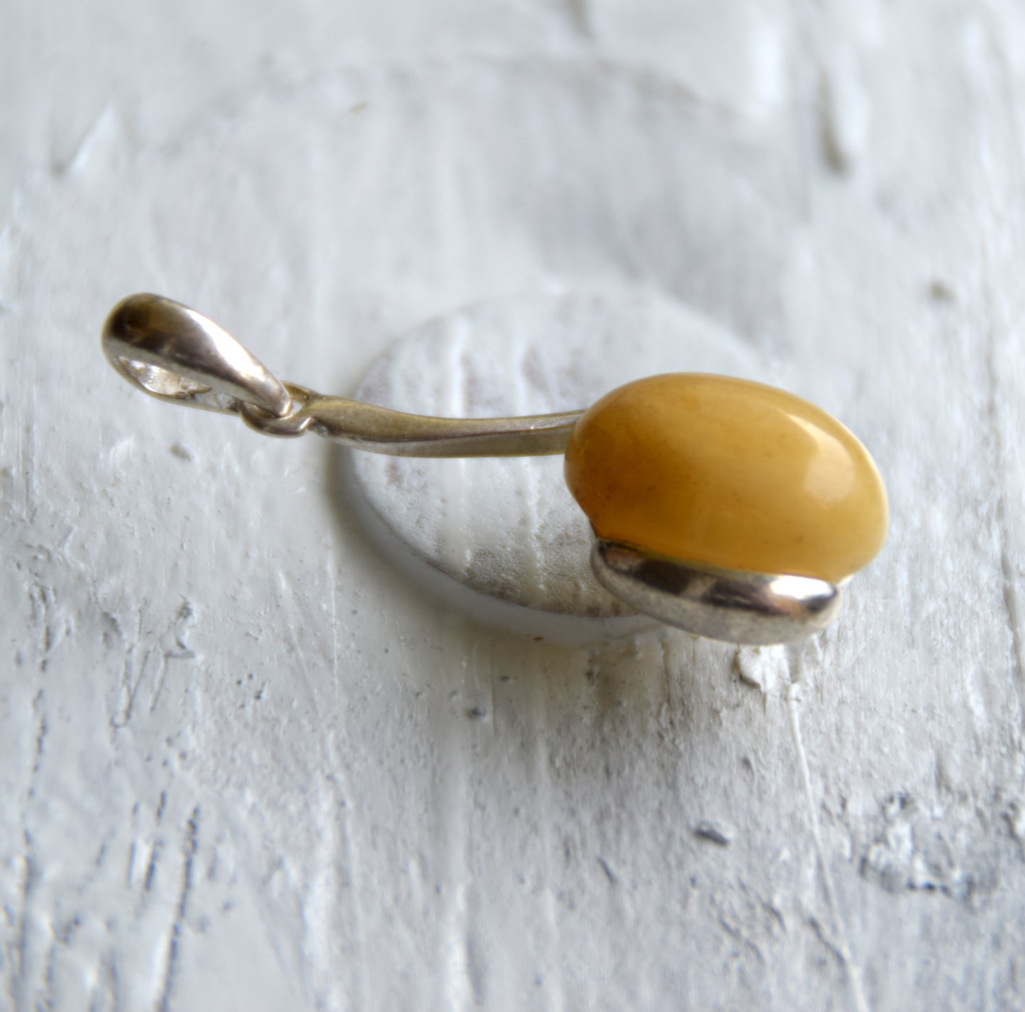 Delicate oval pendant in imperial natural Amber and 925 Sterling Silver, MJ Baltica, BW267