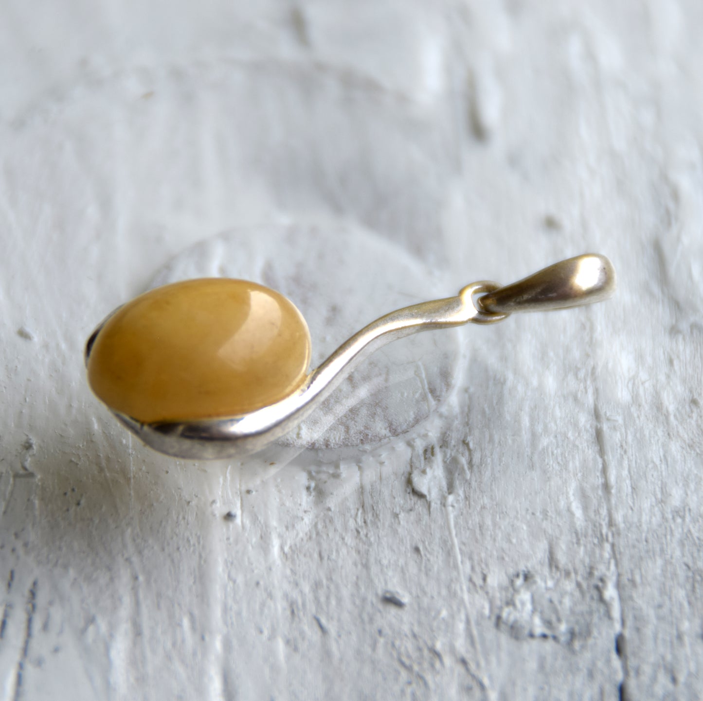 Delicate oval pendant in imperial natural Amber and 925 Sterling Silver, MJ Baltica, BW267