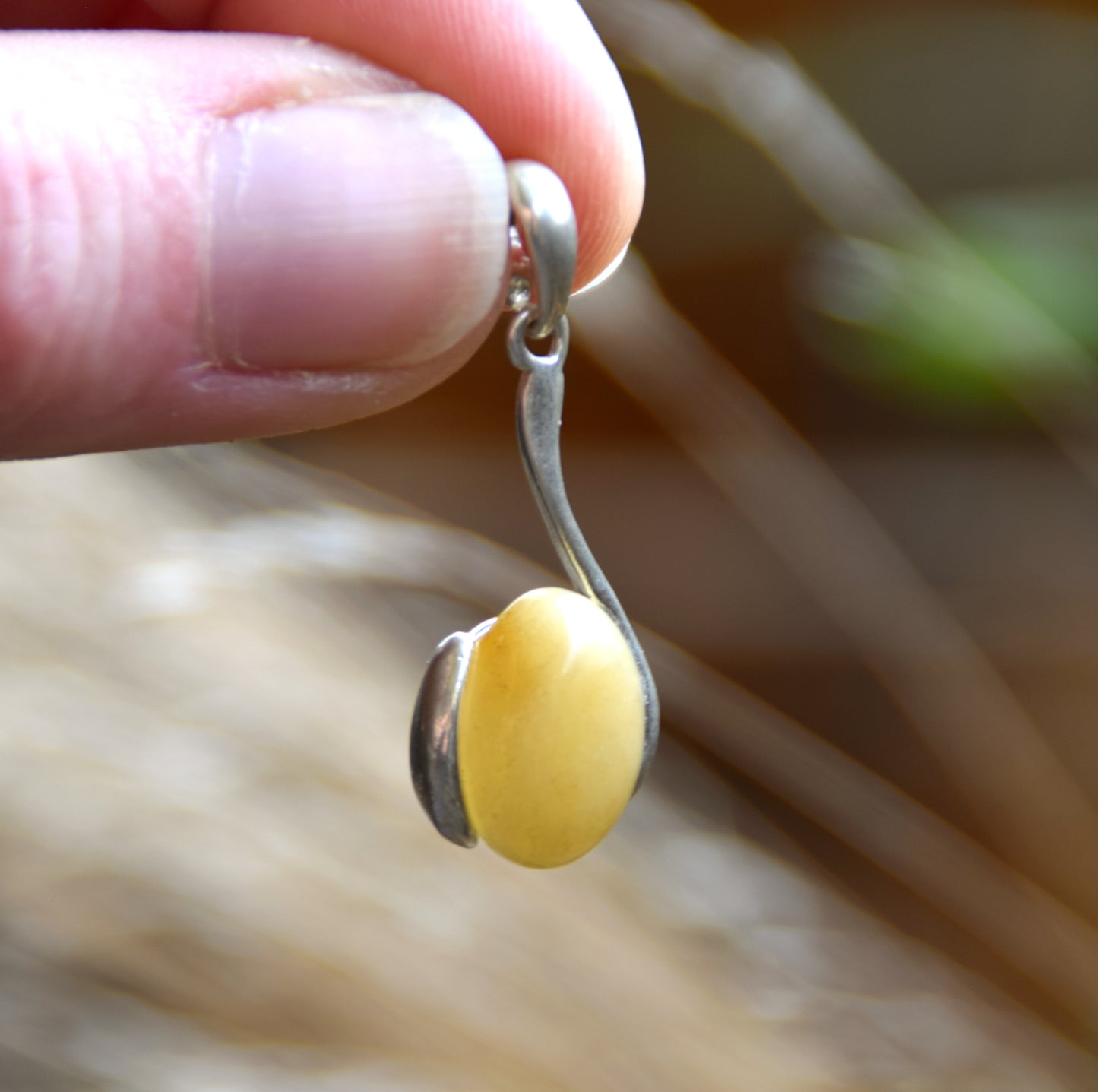 Delicate oval pendant in imperial natural Amber and 925 Sterling Silver, MJ Baltica, BW267