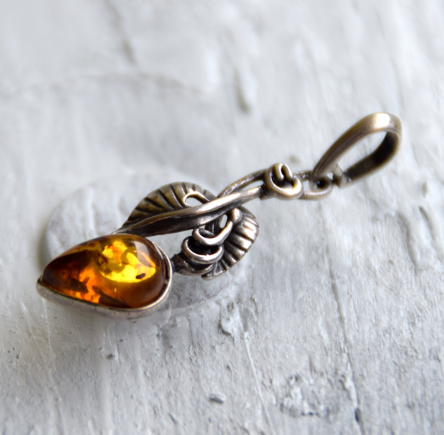 Vintage style pendant with natural cognac amber and 925 Silver, MJ Baltica, BW271
