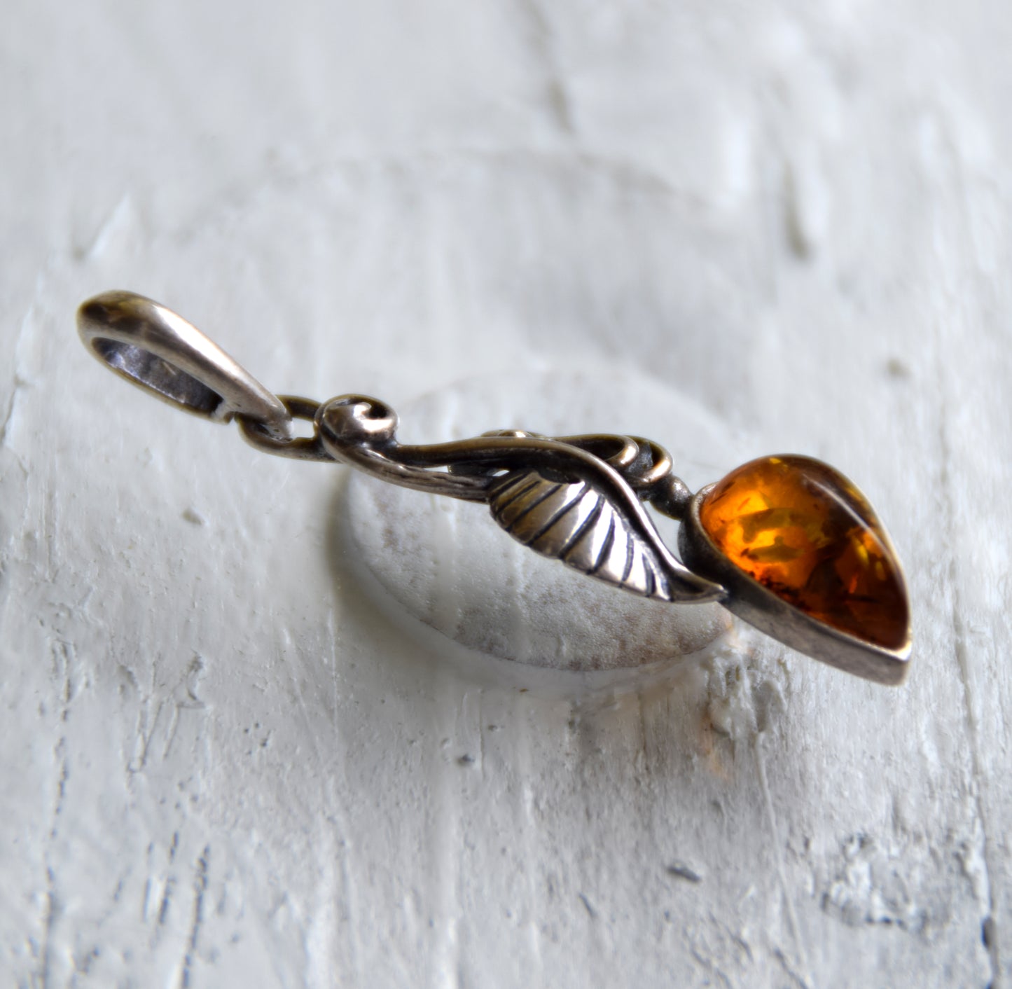 Vintage style pendant with natural cognac amber and 925 Silver, MJ Baltica, BW271