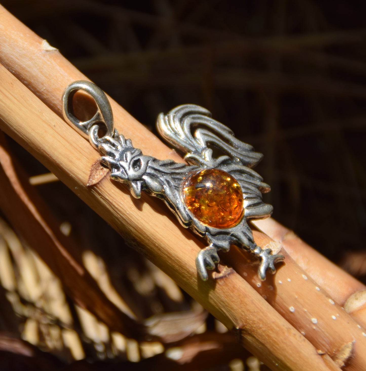 Lucky charm pendant with rooster in cognac-colored natural amber and 925 sterling silver, MJ Baltica, BW273