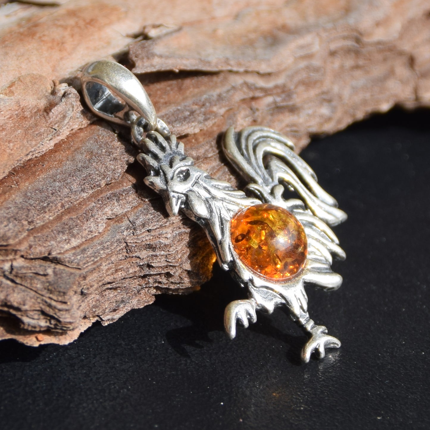 Lucky charm pendant with rooster in cognac-colored natural amber and 925 sterling silver, MJ Baltica, BW273