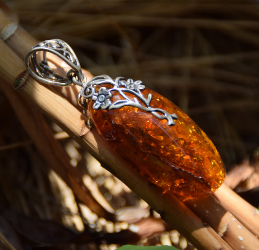 Large pendant with oval cognac natural amber and 925 Silver, MJ Baltica, BW276