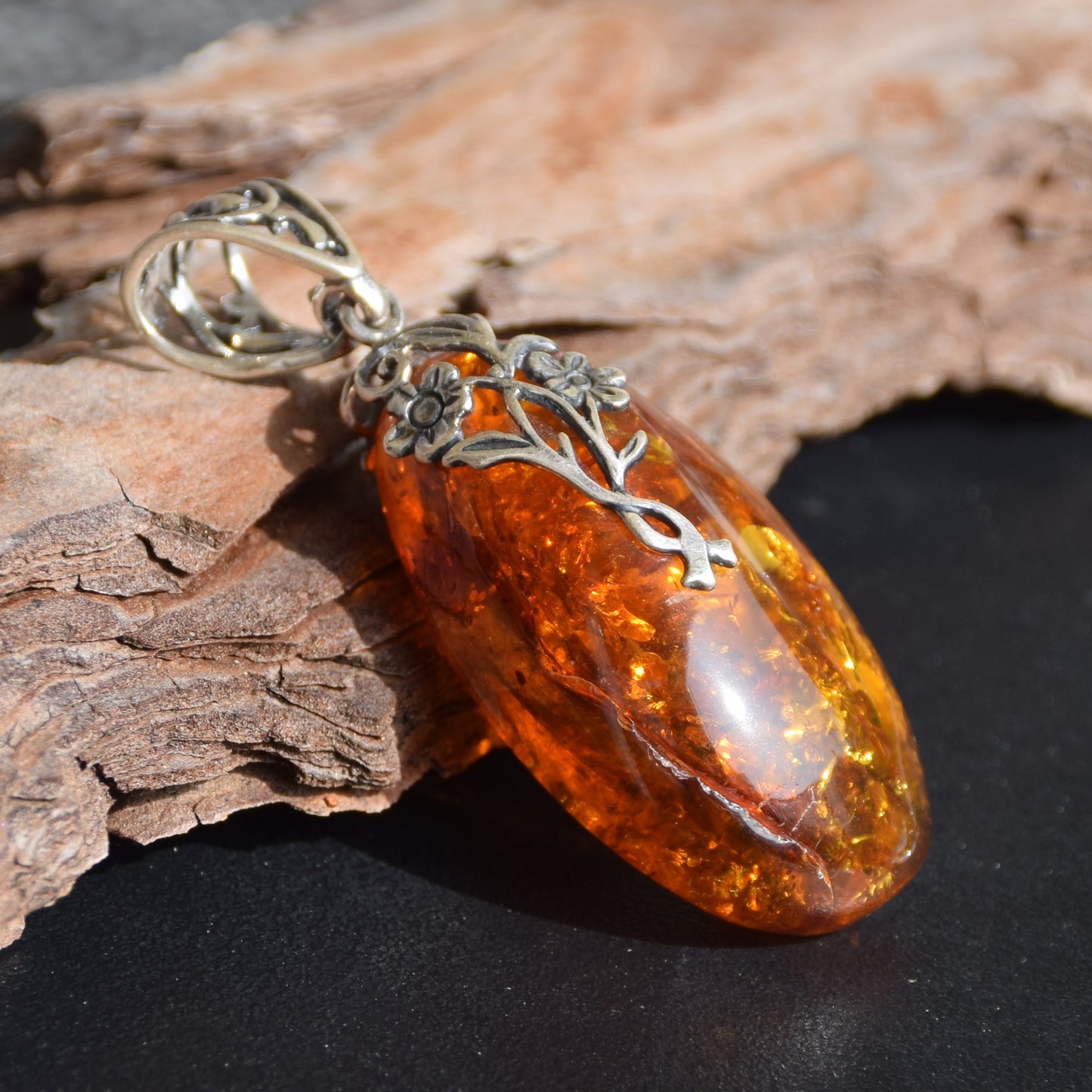 Large pendant with oval cognac natural amber and 925 Silver, MJ Baltica, BW276