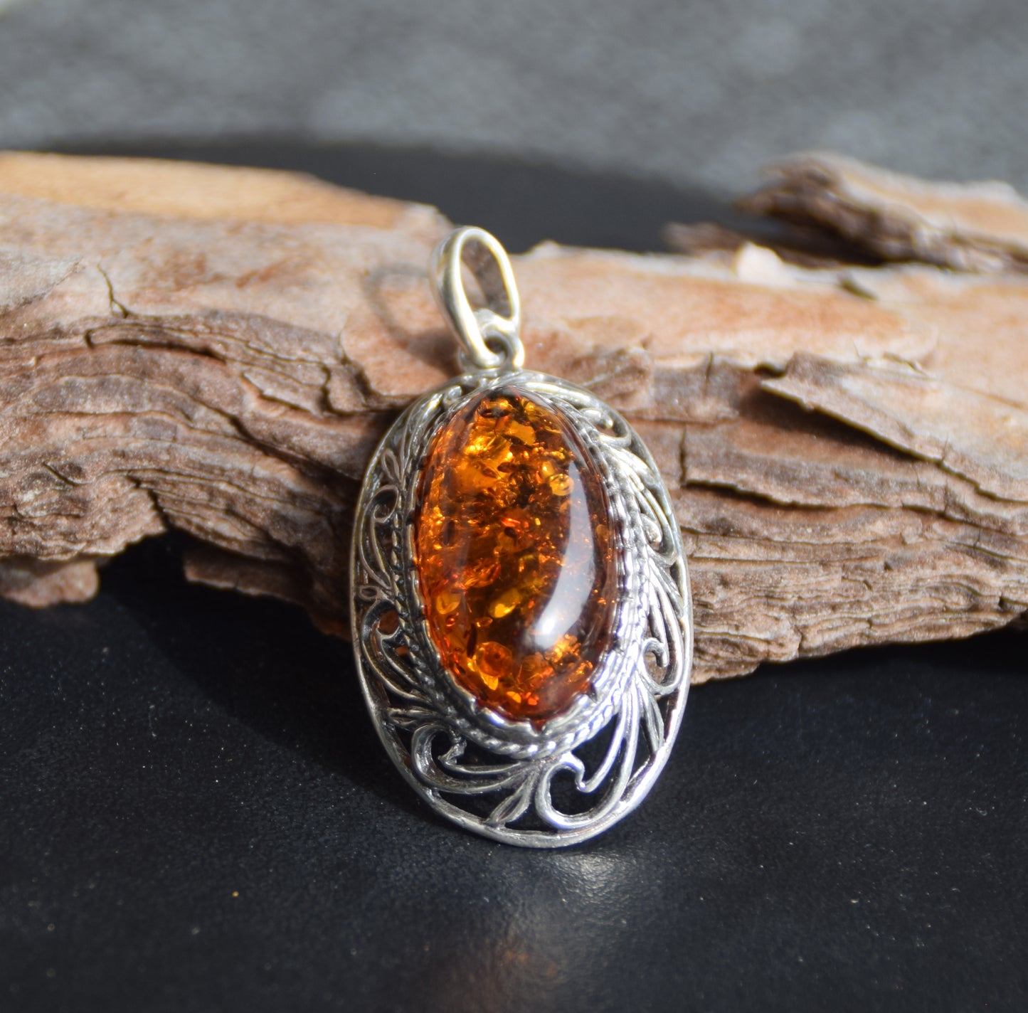 Classic large oval pendant in cognac-colored natural Amber and 925 Silver, MJ Baltica, BW278