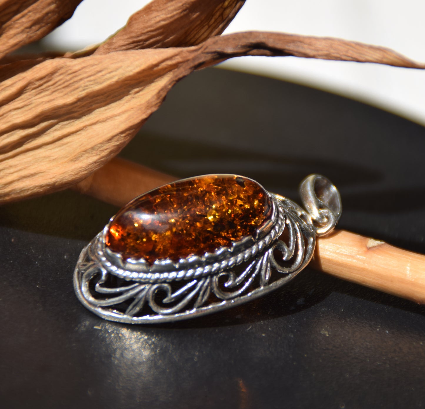Classic large oval pendant in cognac-colored natural Amber and 925 Silver, MJ Baltica, BW278