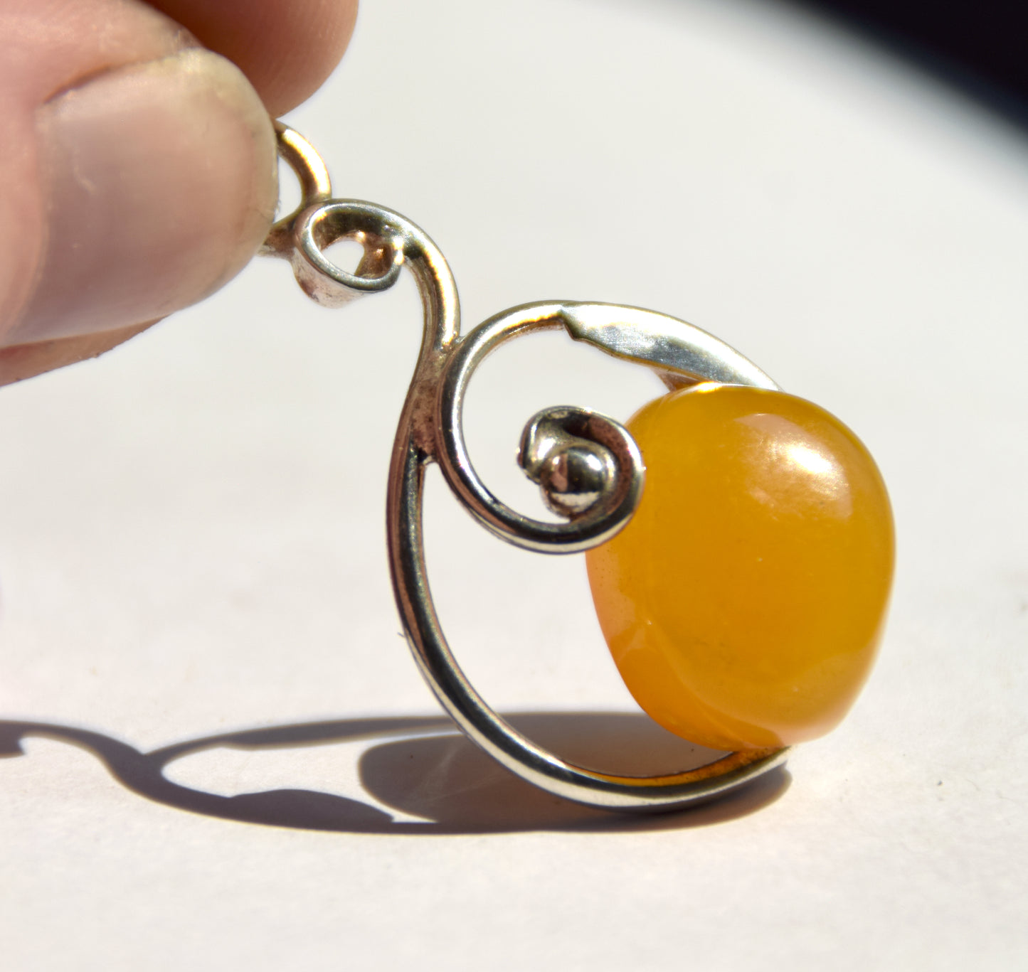 Important pendant with oval gemstone created in Imperial natural Amber and 925 Silver, MJ Baltica, BW285