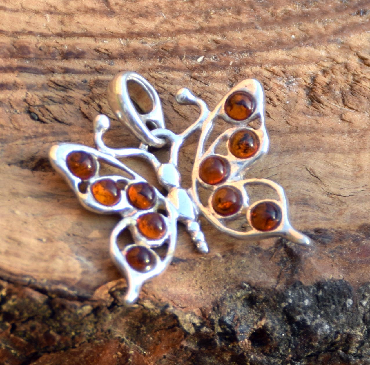 Lightweight pendant with butterfly in natural cognac amber and 925 Sterling Silver, MJ Baltica, BW292