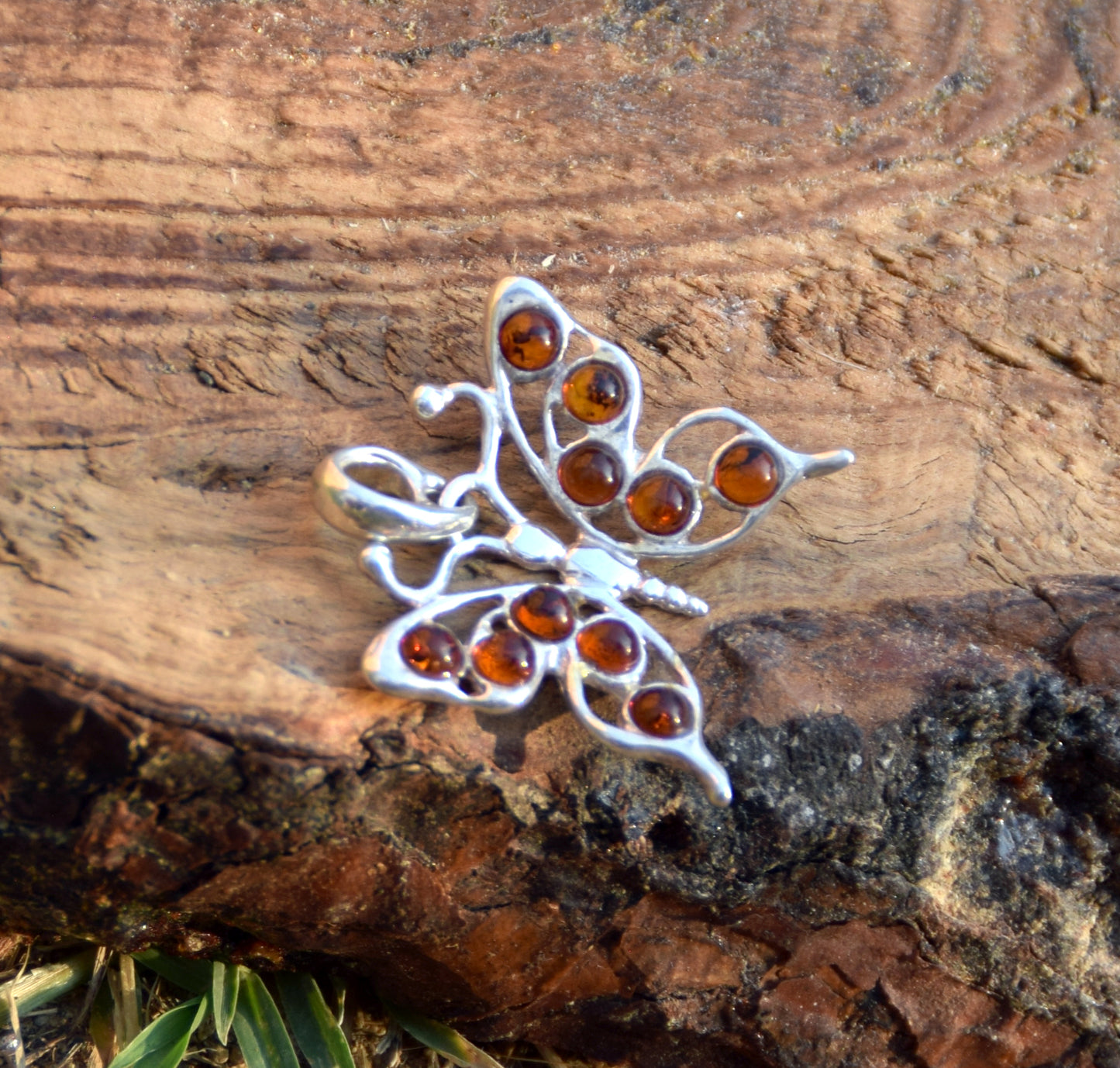 Lightweight pendant with butterfly in natural cognac amber and 925 Sterling Silver, MJ Baltica, BW292