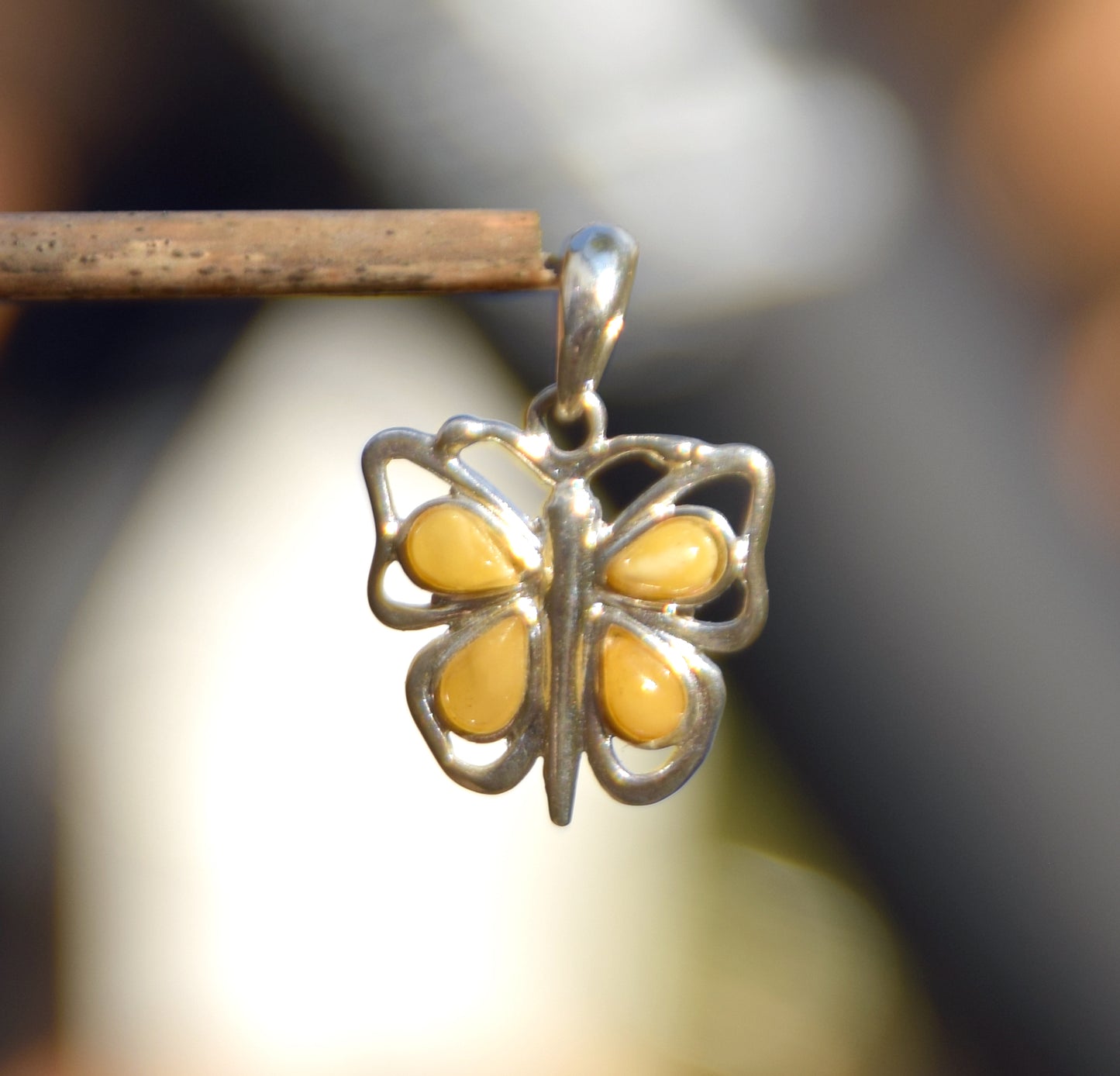 Light butterfly pendant in imperial natural amber and 925 Silver, MJ Baltica, BW294