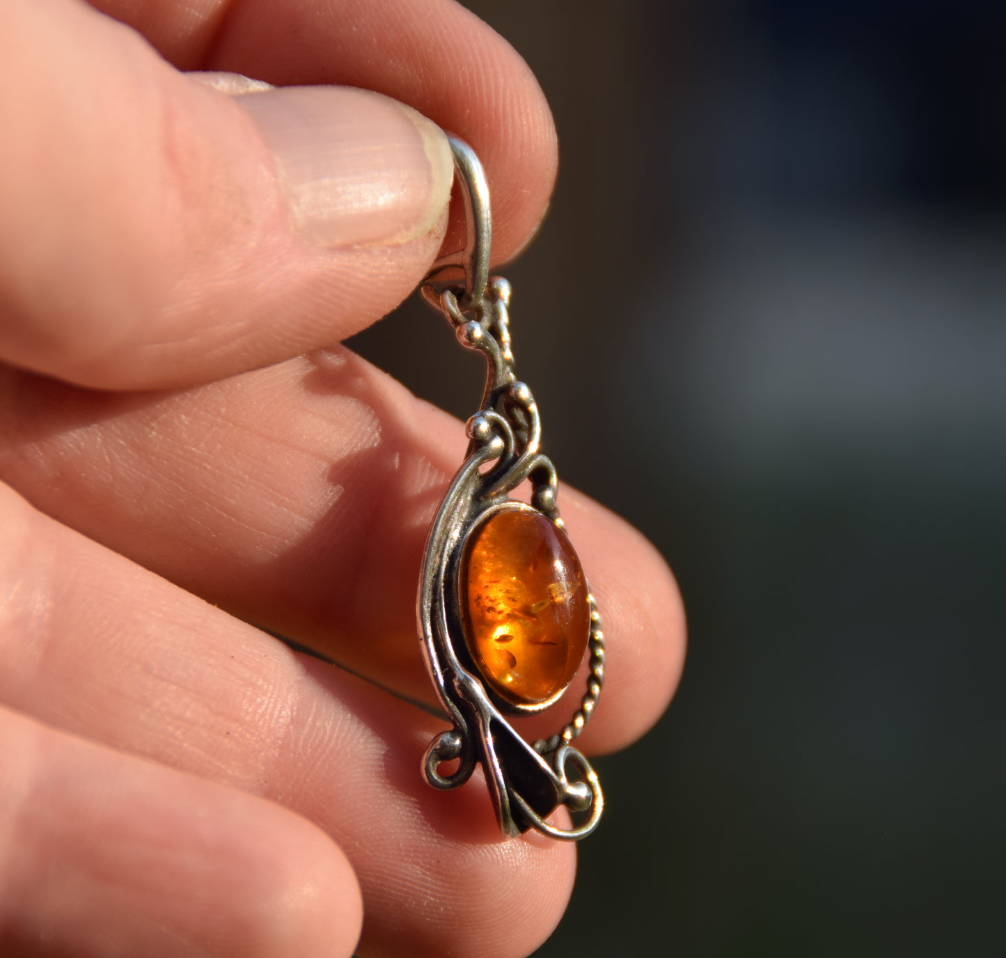 Vintage style oval pendant with cognac-colored natural Amber and 925 Silver, MJ Baltica, BW299