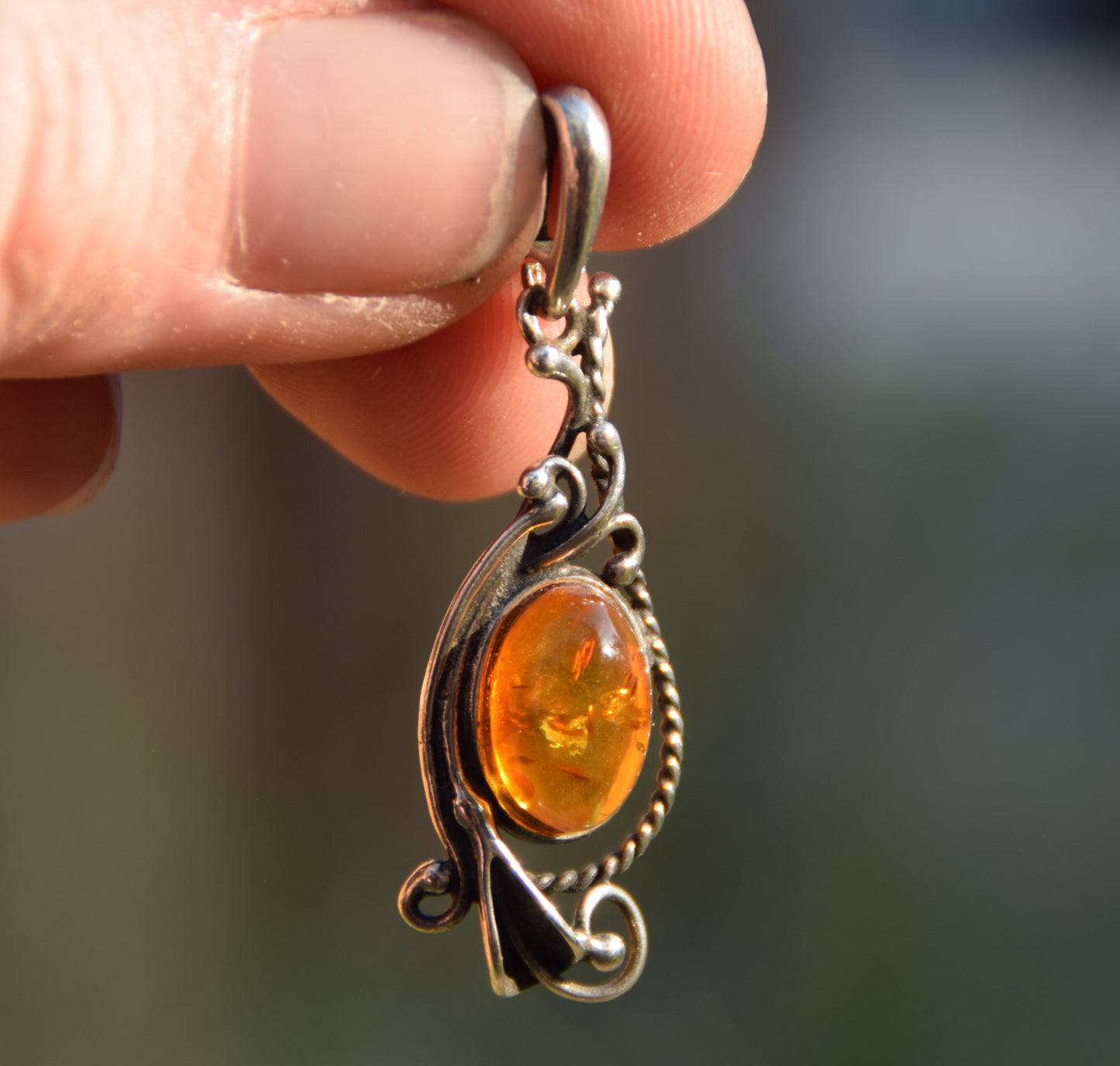 Vintage style oval pendant with cognac-colored natural Amber and 925 Silver, MJ Baltica, BW299