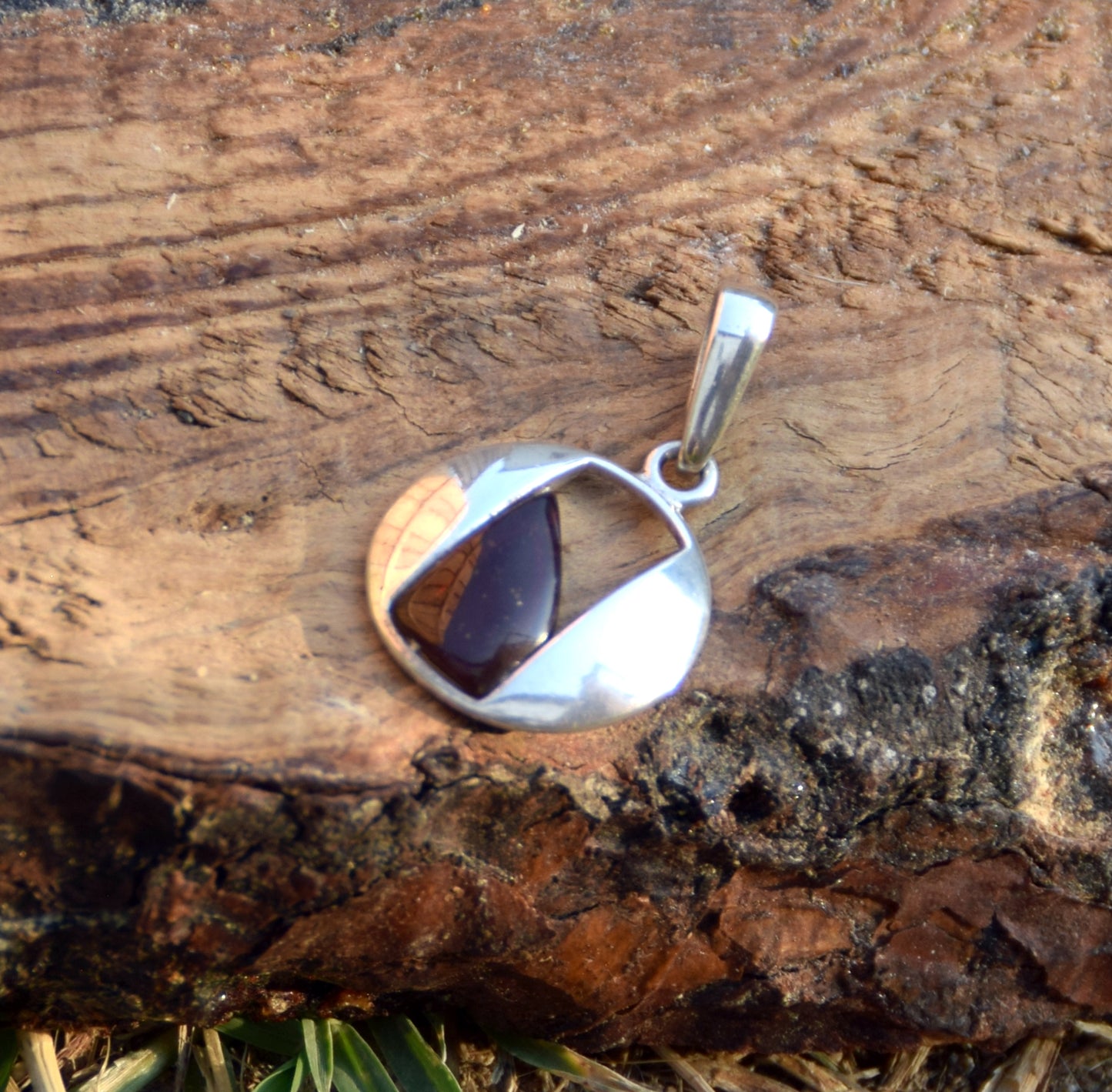 Lightweight round pendant with natural brown Amber and 925 Silver, MJ Baltica, BW300