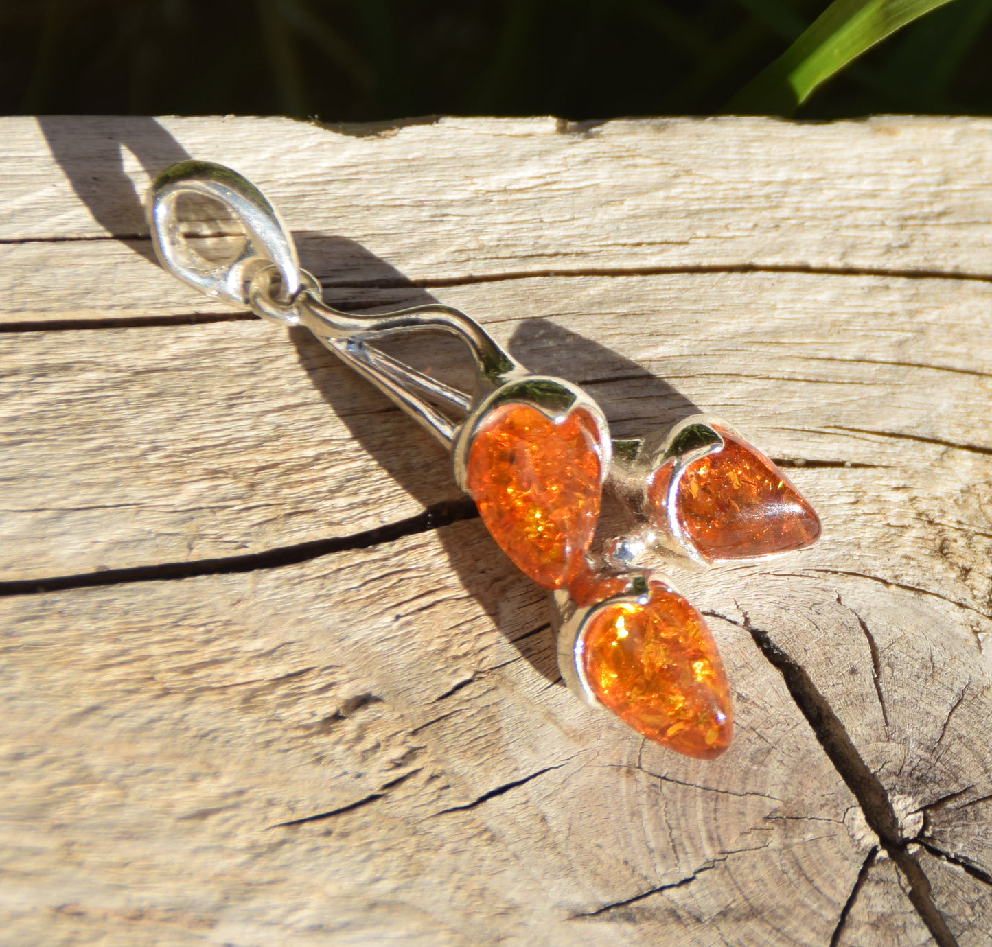 Bright pendant with a branch and natural cognac amber leaves in 925 Silver, MJ Baltica, BW308