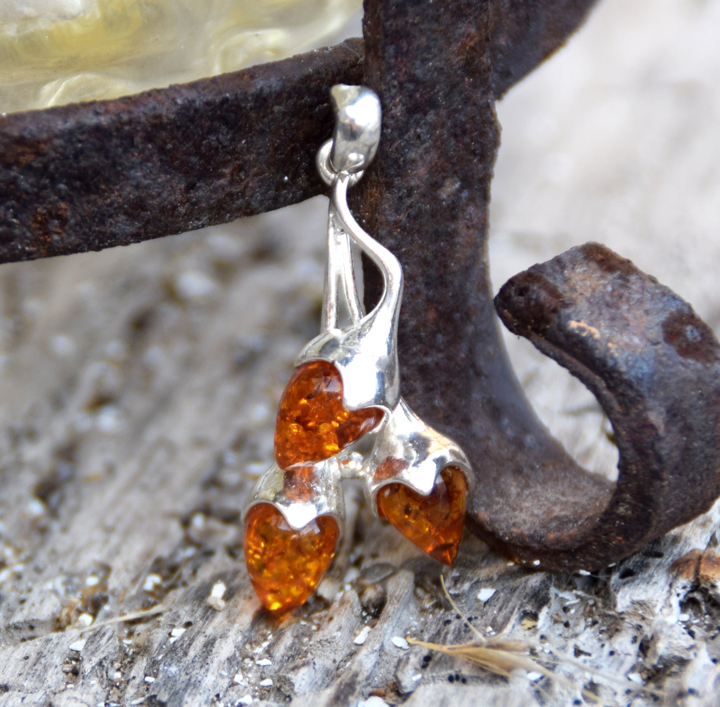 Bright pendant with a branch and natural cognac amber leaves in 925 Silver, MJ Baltica, BW308