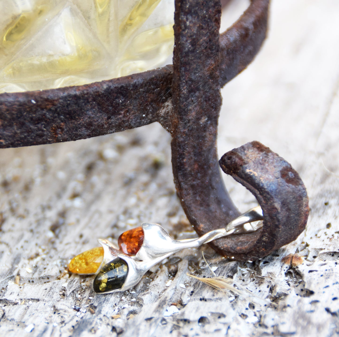 Luminous pendant with branch and natural Amber leaves in various shades, set in 925 Sterling Silver, MJ Baltica, BW309