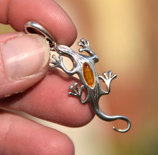 Bright pendant with good luck gecko in cognac brown natural Amber and 925 Sterling Silver, MJ Baltica, BW321