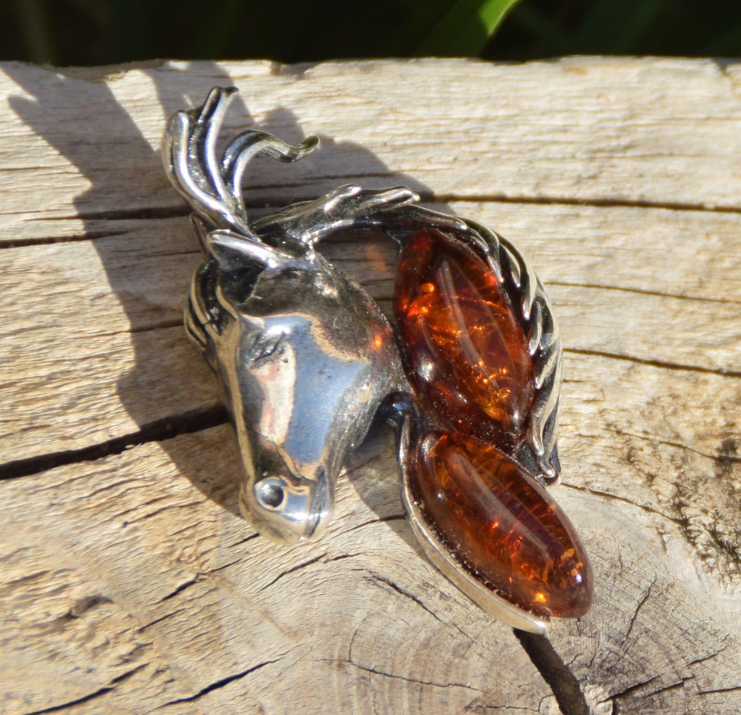 Cognac-colored natural amber and 925 sterling silver horse-shaped pendant, MJ Baltica, BW327