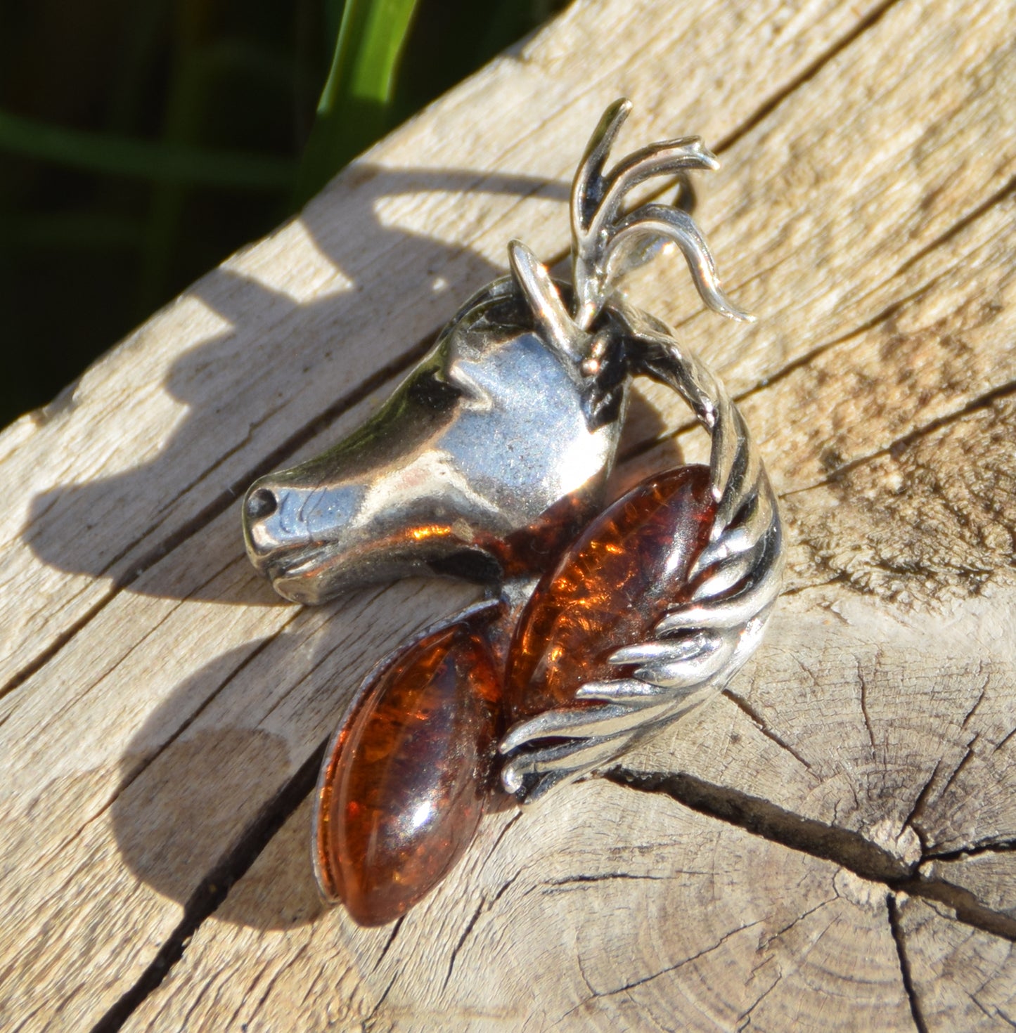 Cognac-colored natural amber and 925 sterling silver horse-shaped pendant, MJ Baltica, BW327
