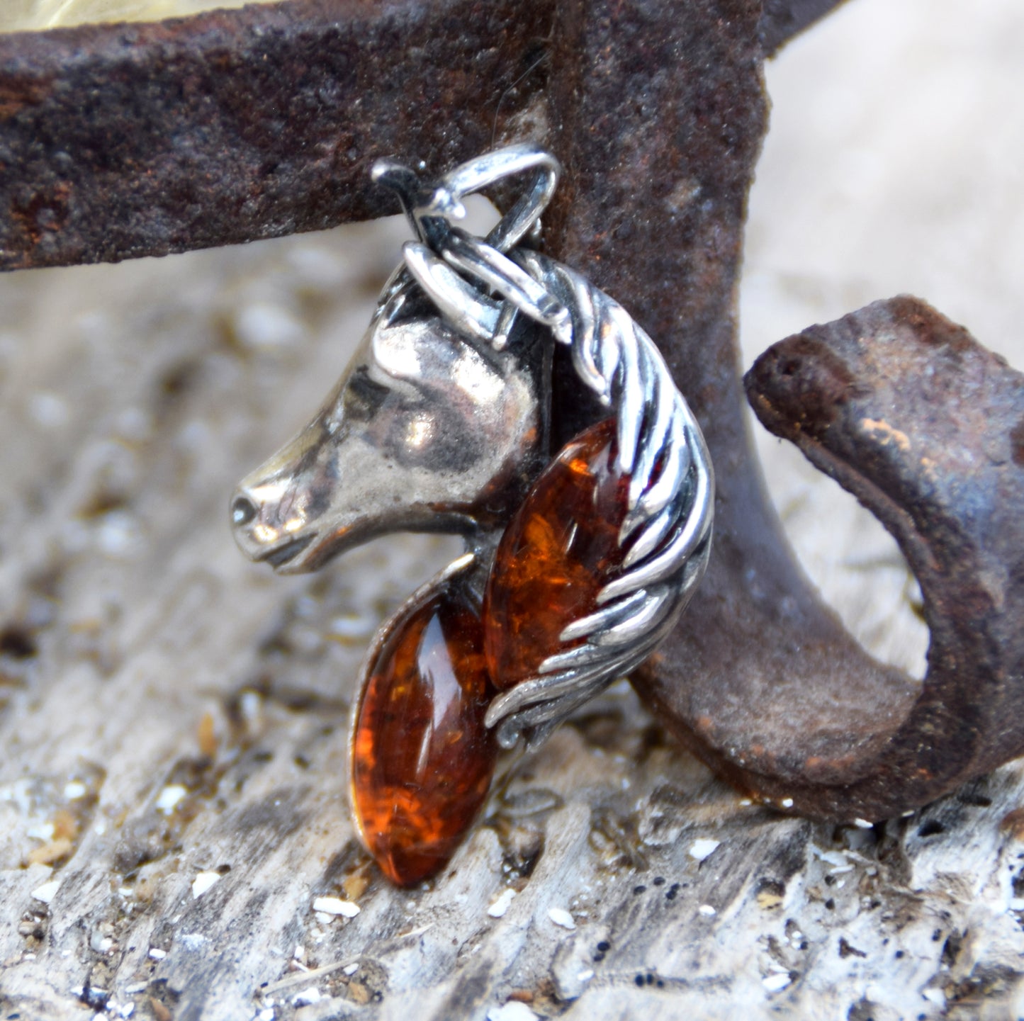 Cognac-colored natural amber and 925 sterling silver horse-shaped pendant, MJ Baltica, BW327