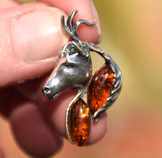Cognac-colored natural amber and 925 sterling silver horse-shaped pendant, MJ Baltica, BW327