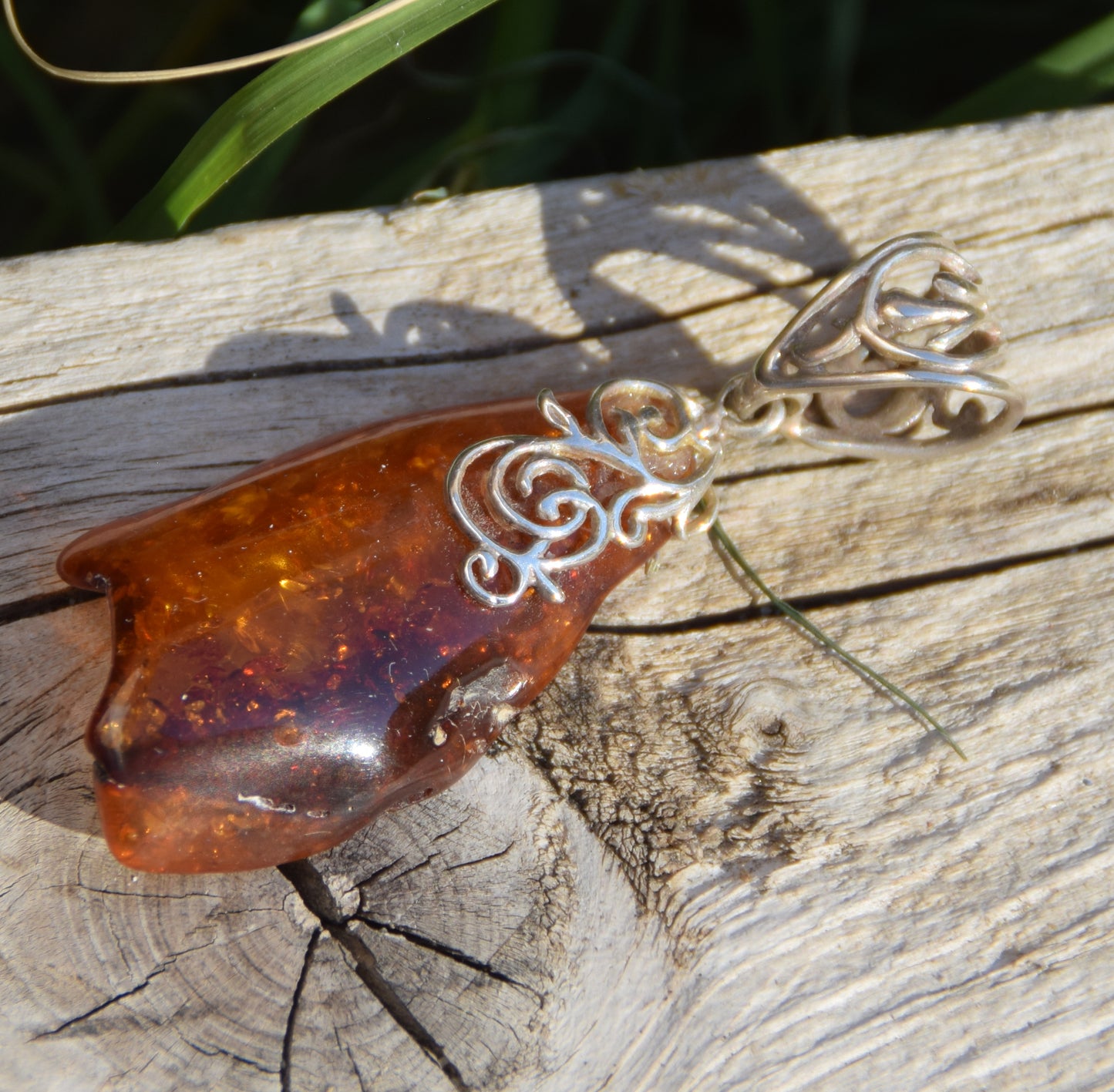 Statement pendant with a large irregular Baltic Amber gemstone in Sterling Silver 925, MJ Baltica, BW331