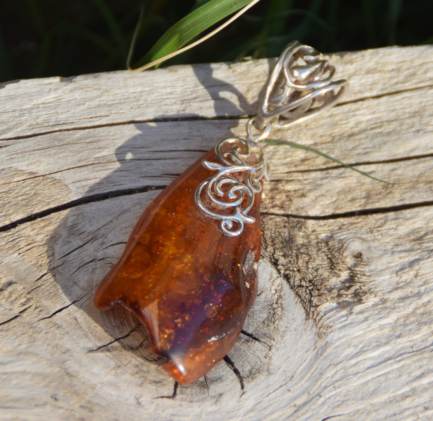 Statement pendant with a large irregular Baltic Amber gemstone in Sterling Silver 925, MJ Baltica, BW331