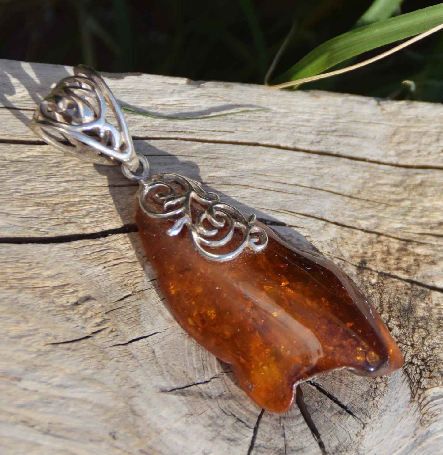 Statement pendant with a large irregular Baltic Amber gemstone in Sterling Silver 925, MJ Baltica, BW331