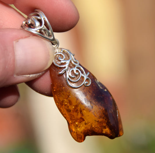 Statement pendant with a large irregular Baltic Amber gemstone in Sterling Silver 925, MJ Baltica, BW331